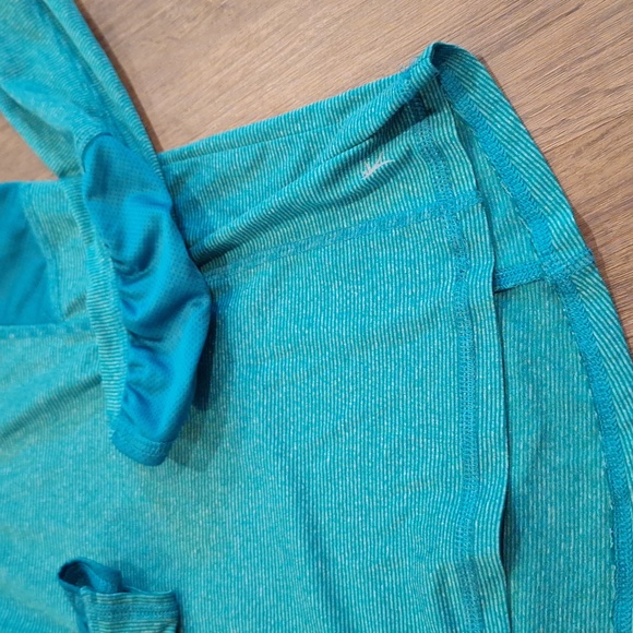 Danskin Semi-Fitted - Picture 2 of 3